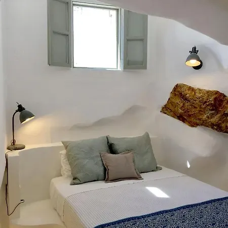 W Thirals - A Wondeful 2 Bedroom With Jacuzzi And Sea Views * Emporio (Santorini)